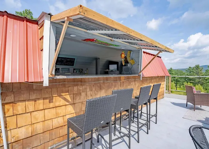 Luxury Poolside Suite With Views + Private Hot Tub
