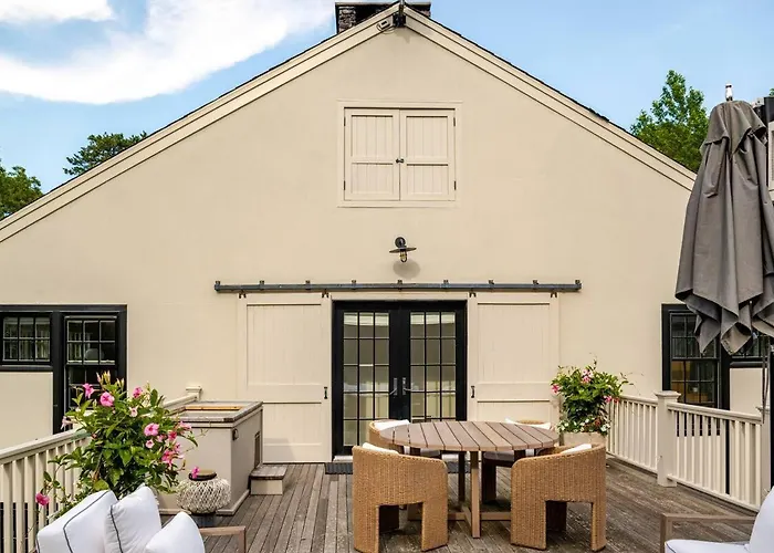 Luxurious 8 Bedroom Retreat With Pool East Hampton