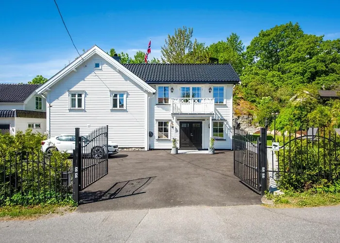 Villa In Asen, Close To City Center And Sea