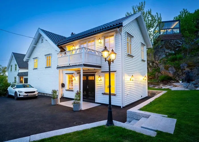 Villa In Asen, Close To City Center And Sea