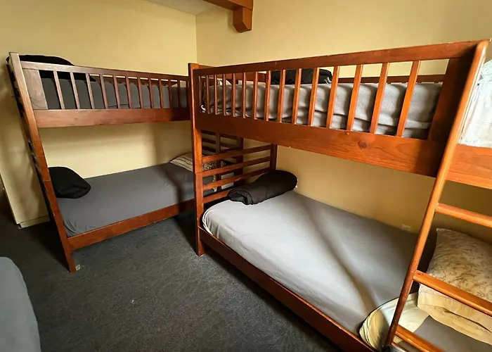 Char'S Landing Hostel