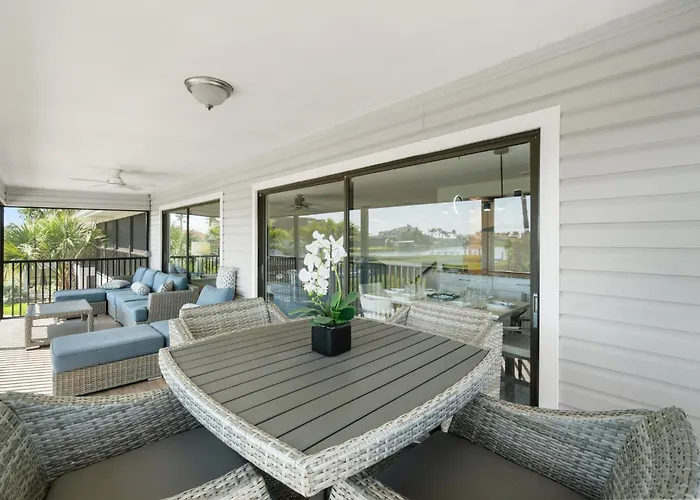 Beach Cottage W Heated Pool And More!