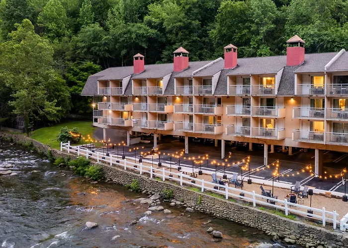 Jacuzzi hotel: Gatlinburg River Inn