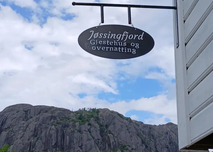 Jossingfjord Gjestehus Og Overnatting