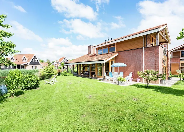 Villa In Biddinghuizen By Lake Vulwe