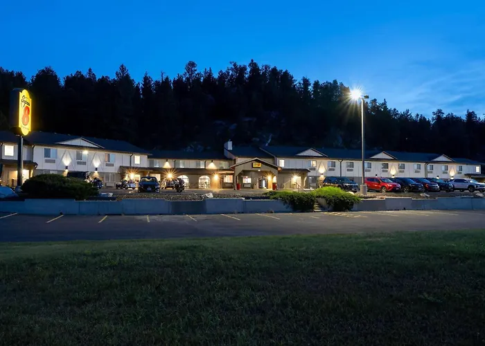 Super 8 By Wyndham /Crazy Horse Area