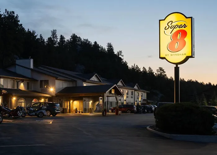Super 8 By Wyndham /Crazy Horse Area