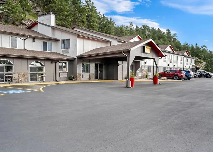 Super 8 By Wyndham /Crazy Horse Area