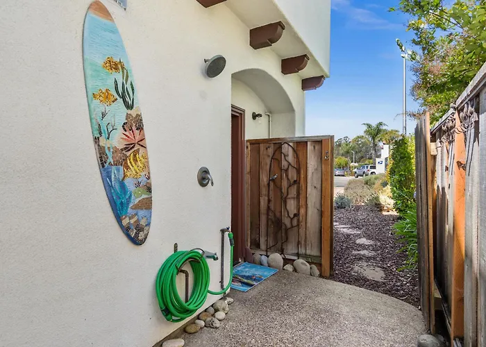 Gorgeous Santa Cruz Villa - Modern Beachside Paradise With New Hot Tub & Fast Wi-Fi