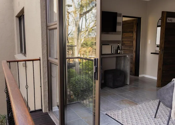 8 On Penny Guesthouse