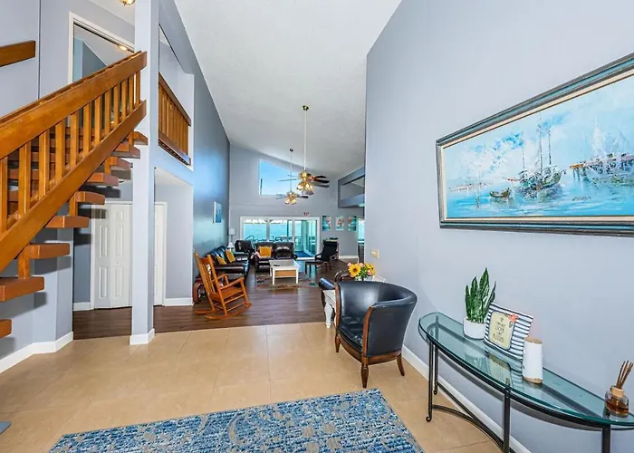 New Listing Tropical Island Beach House