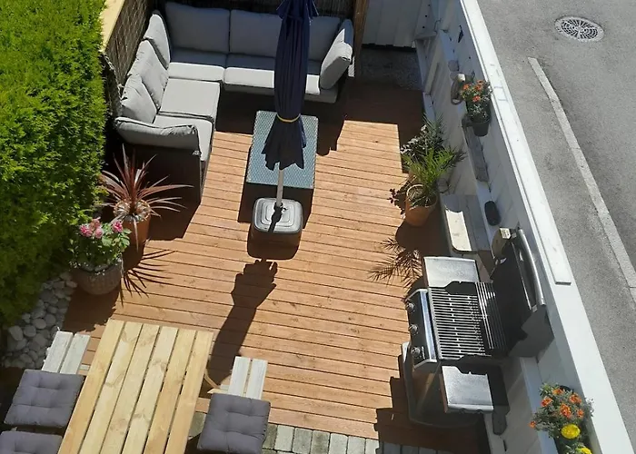 Modern Townhouse Centrally Located In Stavern