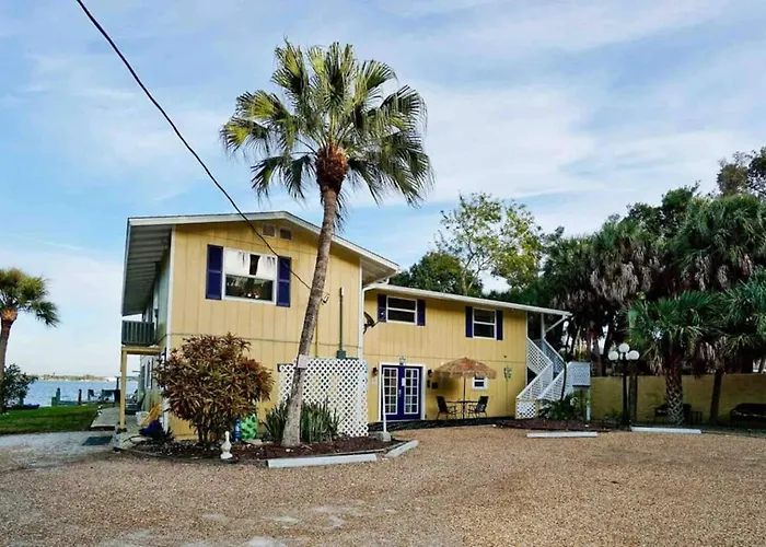 Waterfront Mermaids Retreat Charms! Pool & Bay