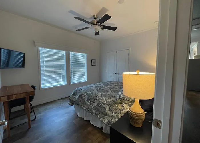 2Bed2Bath With Creek And Open Spaces