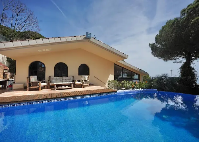 Villa De Lujo De 4 Dormitorios, Piscina Y Barbacoa
