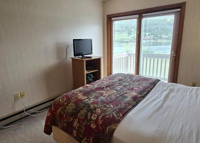 Cozy Condo- 3 Bedroom Lakefront Condo With Fireplace