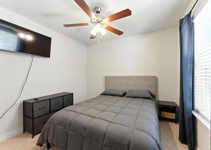 Luxury Home Mins To Jps & Medical City Fort Worth