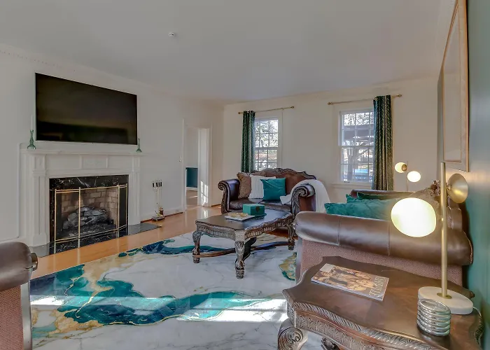 Charmed Manor-5 Mi To Dt, Opry & Airport, Beautiful Antique Estate, Sleeps 12