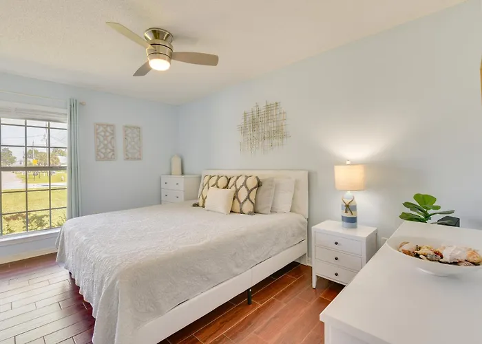 Destin Villa W/ Patio ~ 2 Mi To Miramar Beach!