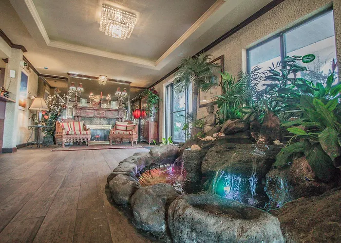 Hotel with pool: Days Inn By Wyndham Destin