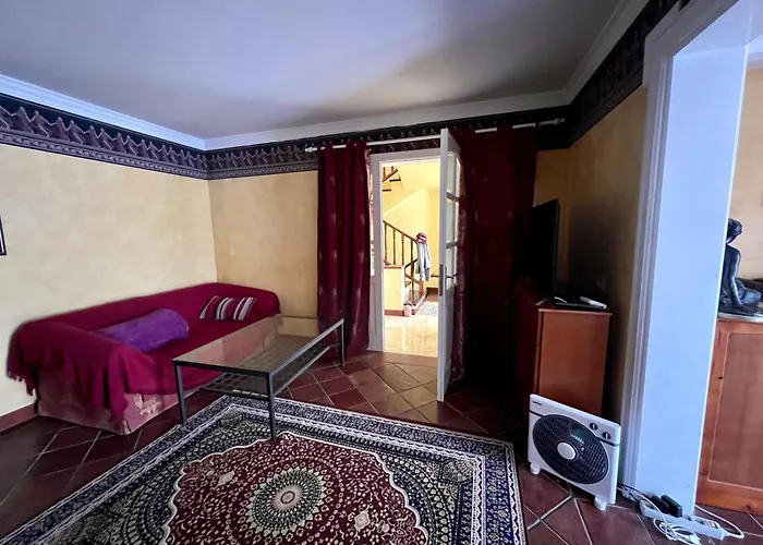 Flora B&B - Rooms in Privat Home Habitaciones en una casa privada