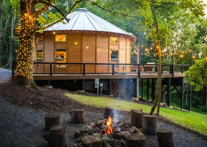 Shenandoah Yurt: Hot Tub~Wood Stove~Wifi~Evcharger