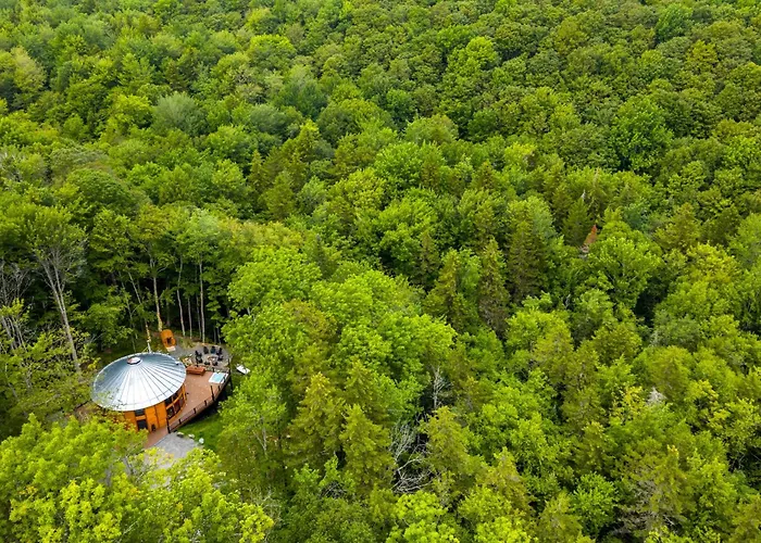 Mount Snow Yurt - Hot Tub, Wood Stove, Wifi, Evcharger