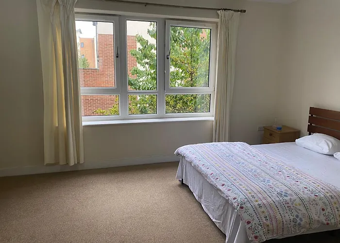 Langham Lake House Near Stadium Mk & National Bowl