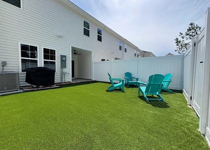 Modern Retreat Minutes To Emerald Isle Beach Villa