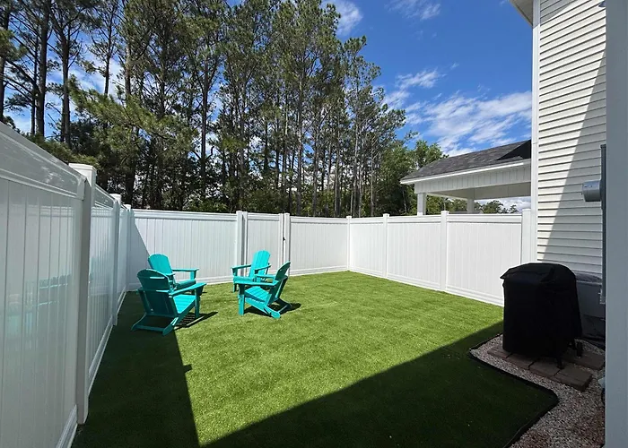 Modern Retreat Minutes To Emerald Isle Beach Villa