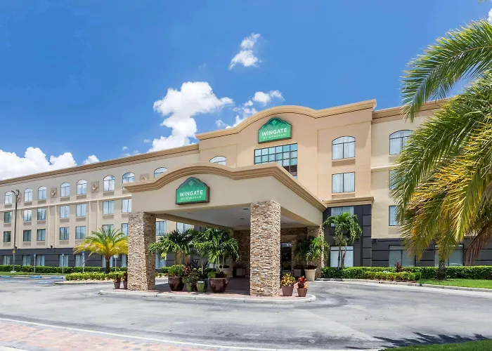 Jacuzzi hotel: Wingate By Wyndham, Universal Studios - Free Theme Park Shuttle