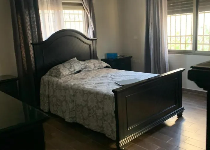 Luxurious 5 Bedroom Furnished Villa Superb Locationفيلا فخمه