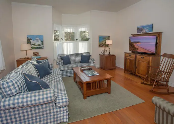 Summerland Stagecoach Cottage By Paradise Retreats