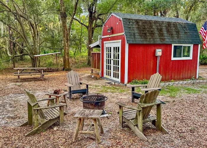 Tiny Barn At Windy Oaks
