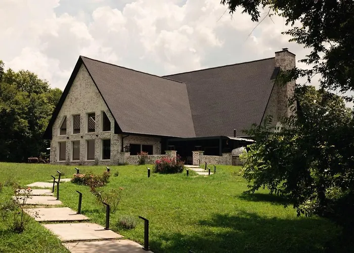 Luxury Estate On 10 Acres