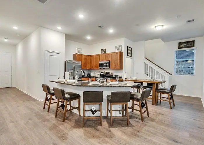 5Br Luxury Sleeps 10 Lake Jackson