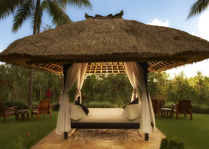 Hotel with pool: Viceroy Bali