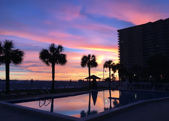 Beach Hotels Getaways At Destin Holiday Beach