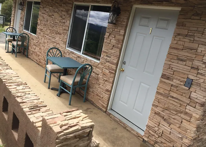 Mountain Trail Lodge And Vacation Rentals Oakhurst