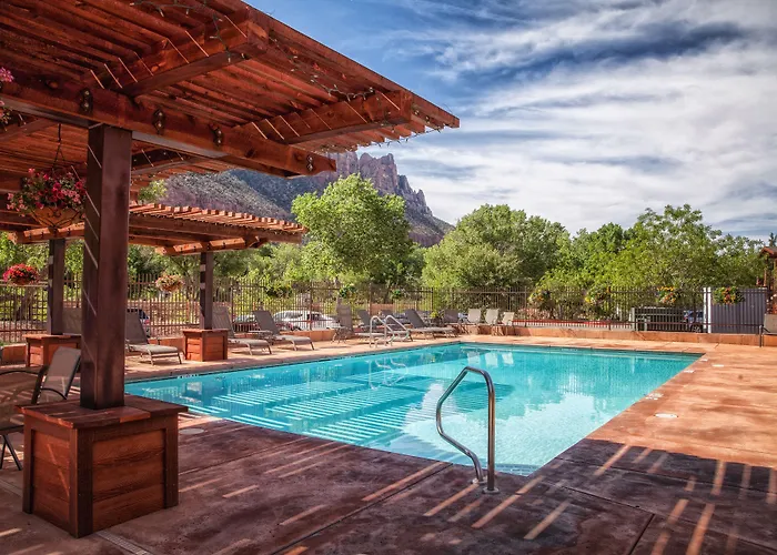 Cable Mountain Lodge