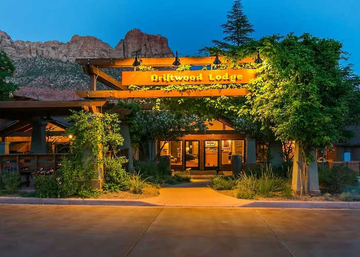 Central hotel: Driftwood Lodge