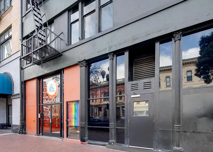 Hi San Diego Downtown Hostel