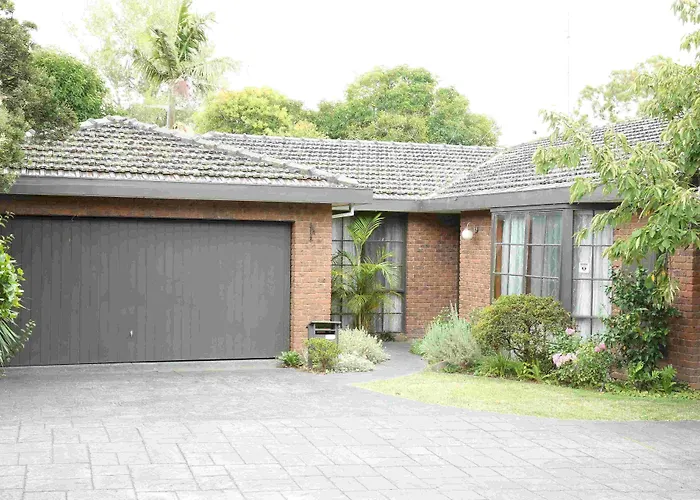 Hawthorn Holiday House