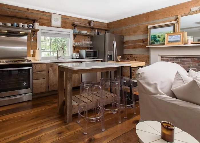 Elegant Downtown Franklin Cabin Close To Nashville