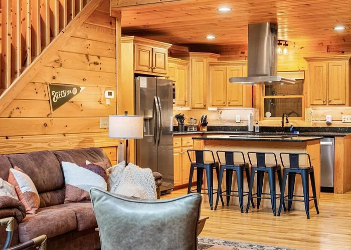 Creekside Log Cabin With Hot Tub & Arcade Games