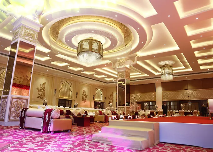 Luxury hotel only: Lp Vilas