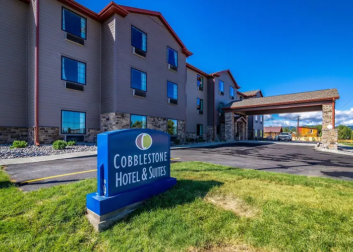 Pet Friendly hotel: Cobblestone Hotel & Suites - Victor