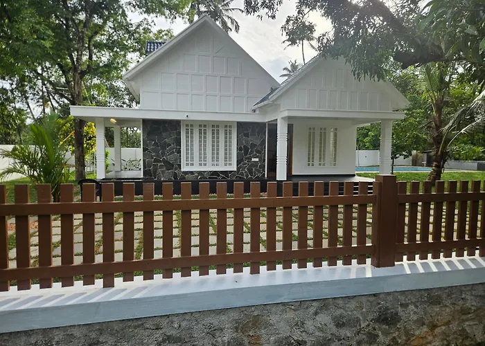 The Outhouse Villa Private Pool Alleppey