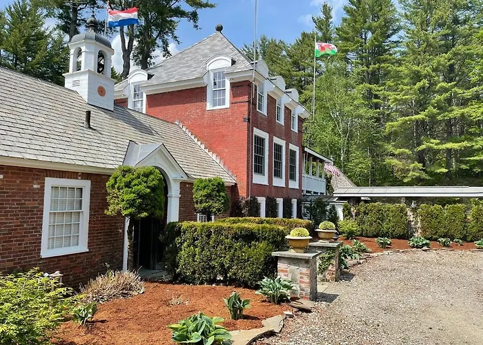 Luxurious Reading Farms Estate Sleeps 46