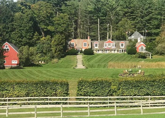 Luxurious Reading Farms Estate Sleeps 46